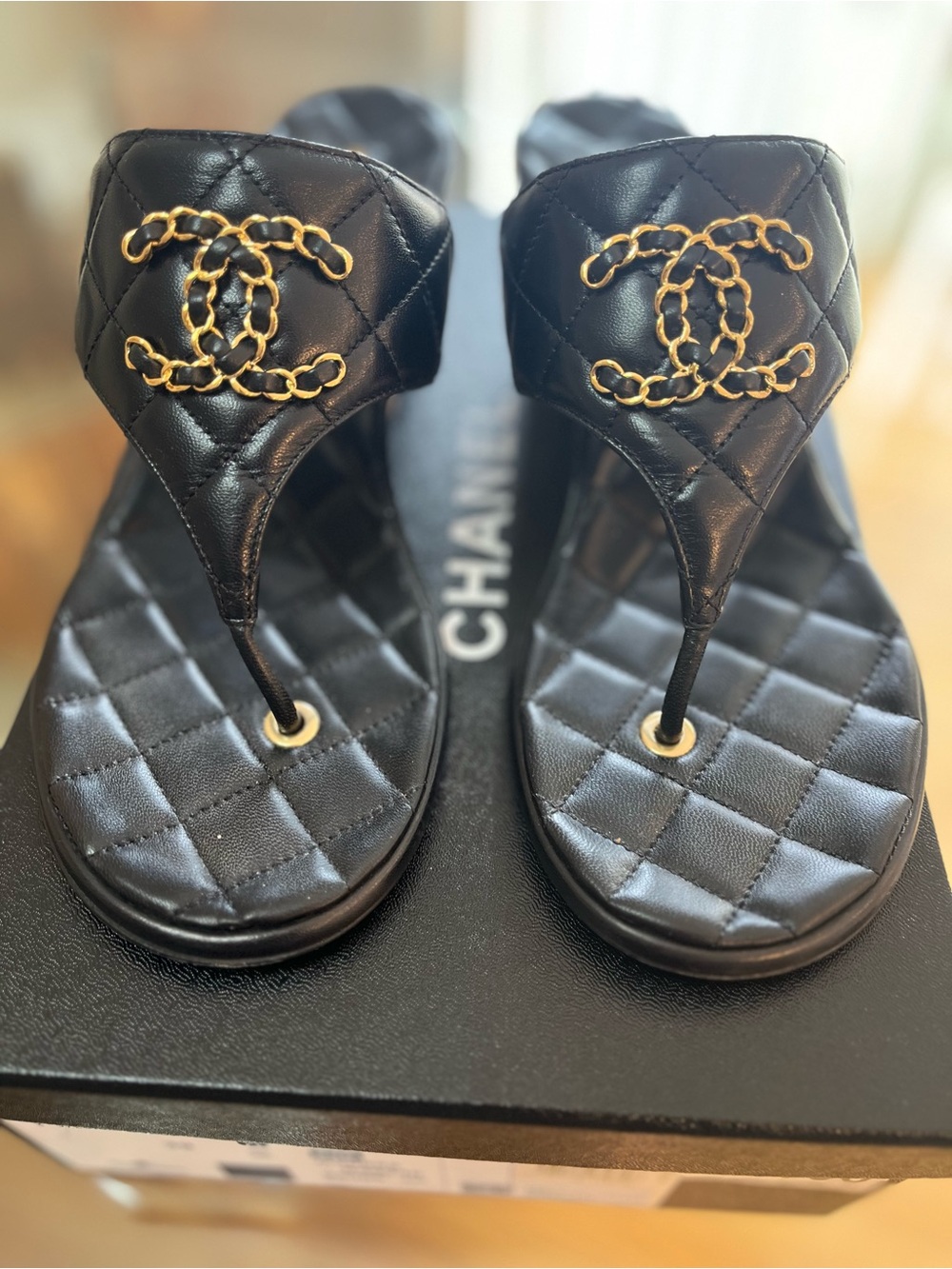 CHANEL Black Quilted Leather Thong Sandals with Gold Chain CC